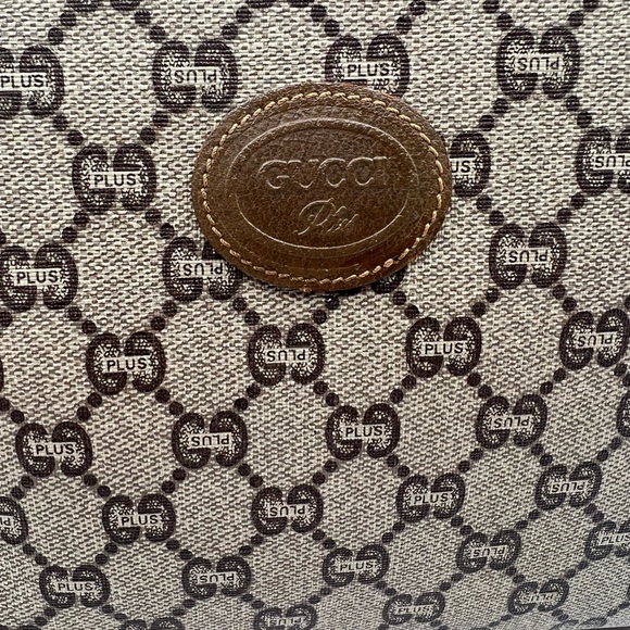 Gucci Plus Pouch EUC - really clean - Picture 3 of 16